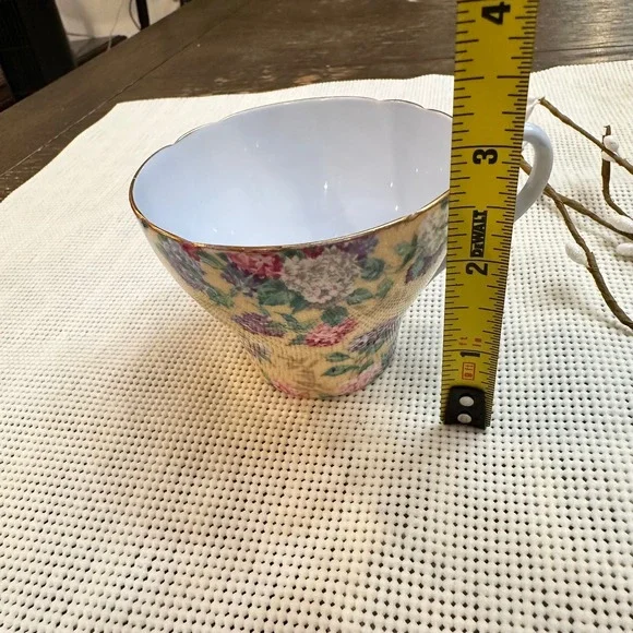 Shelley Summer Glory Yellow Floral Tea Cup and Saucer with Gold Trims Vintage - Picture 10 of 10